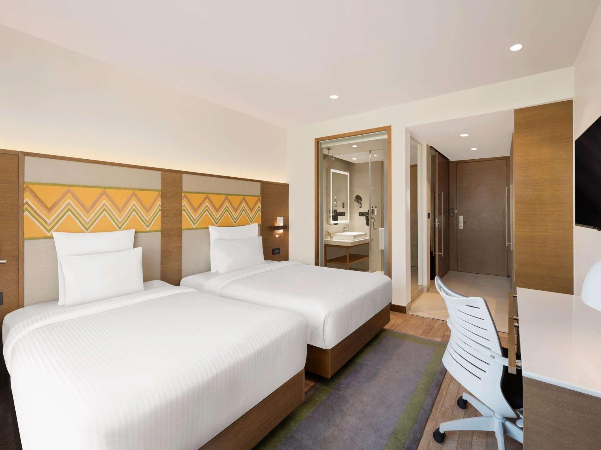 Novotel Guwahati Gs Road Exterior foto