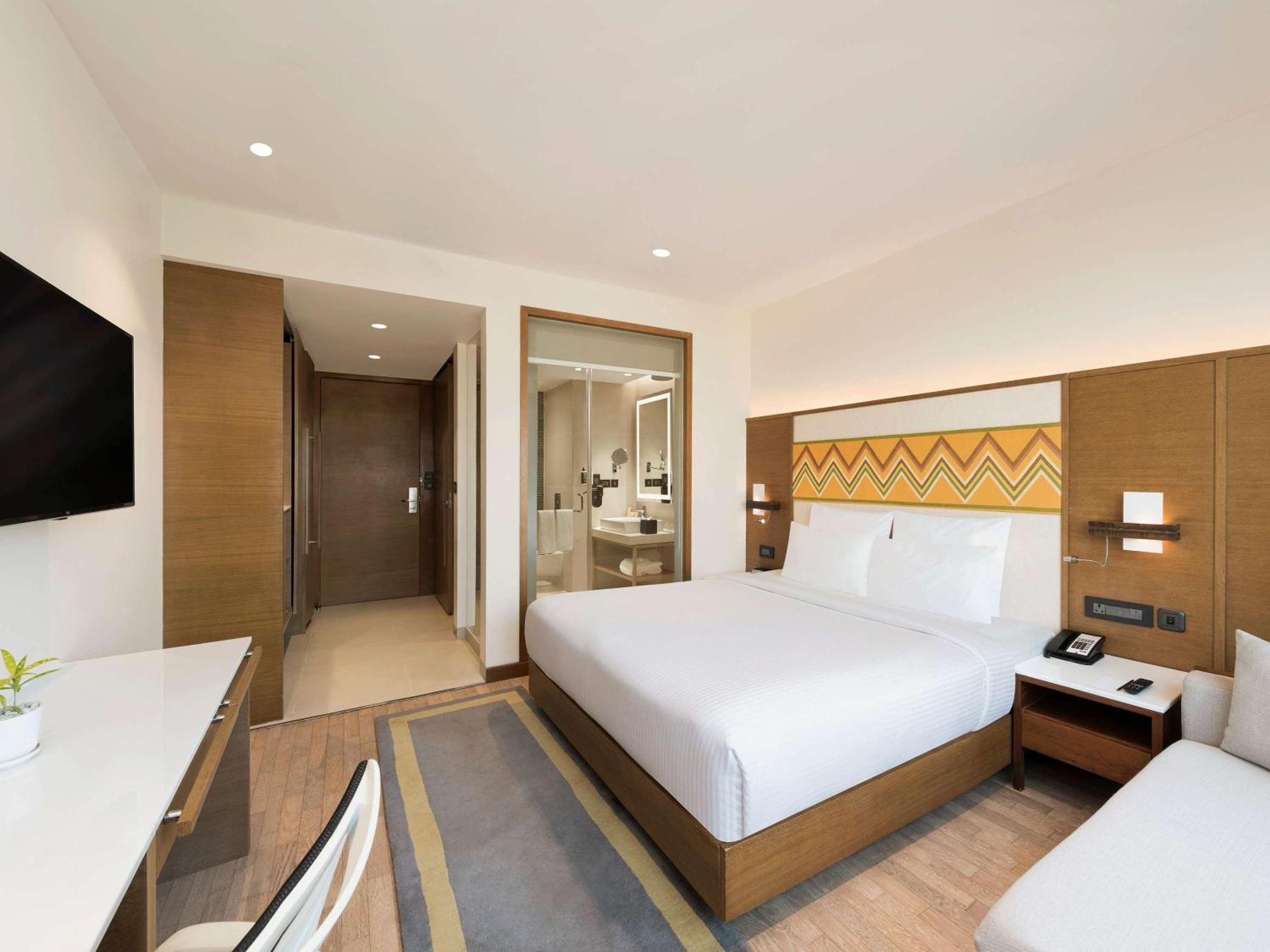 Novotel Guwahati Gs Road Exterior foto